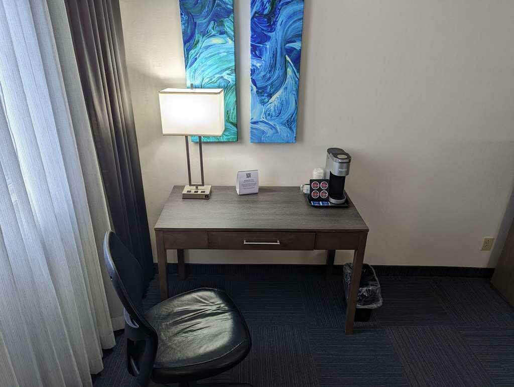 Фото Best Western Plus Toronto Airport Hotel