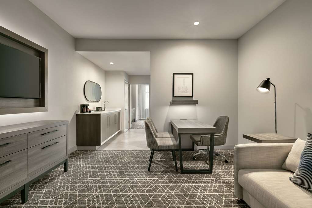 Фото Embassy Suites by Hilton Atlanta Midtown