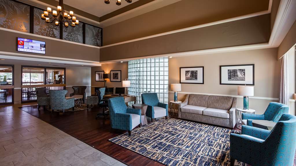 Фото Best Western East Towne Suites