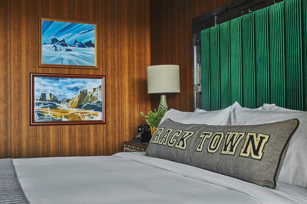 Фото Graduate Eugene