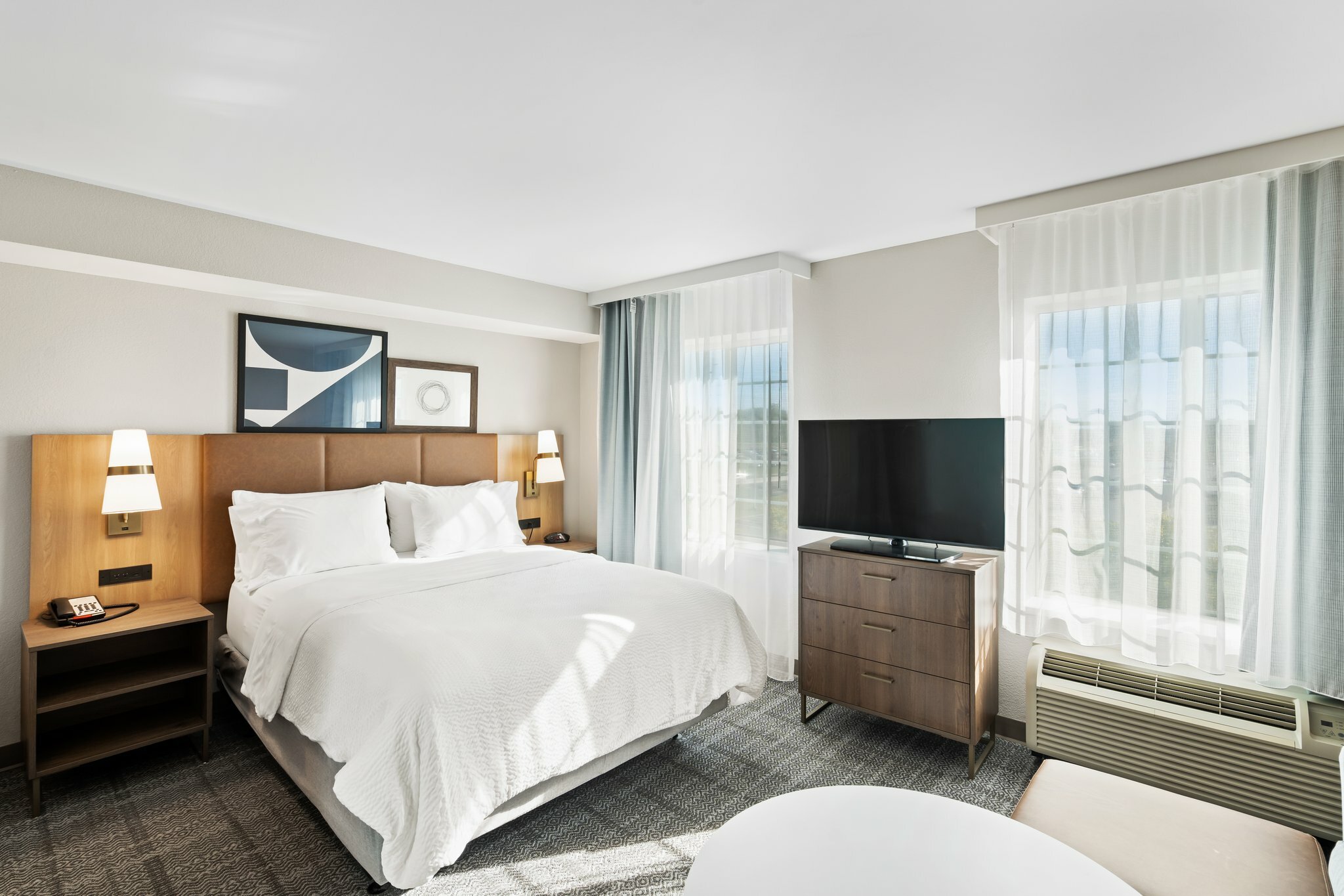 Фото Staybridge Suites North Brunswick, an Ihg Hotel
