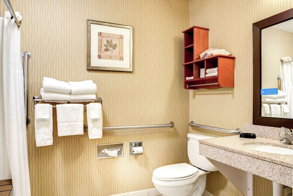 Фото Hampton Inn St. Joseph