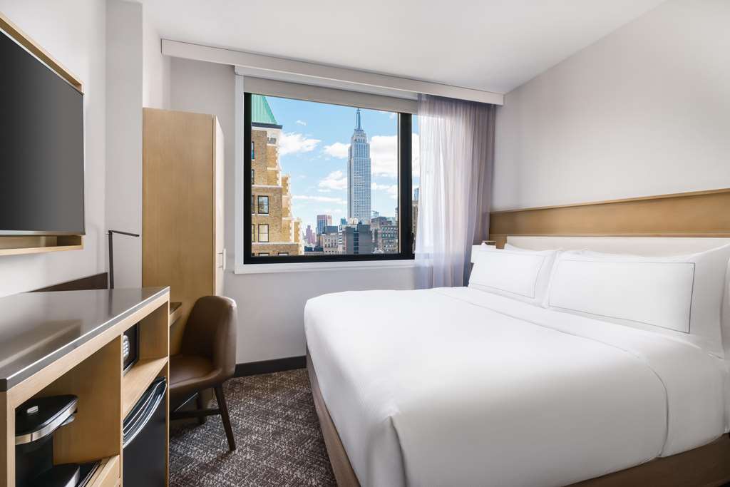 Фото Doubletree by Hilton New York Times Square South