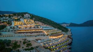 отель Lures Hotel