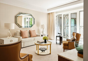 Гостиница Four Seasons Hotel Madrid