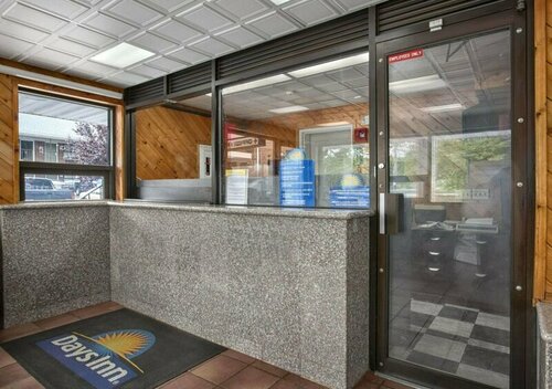 Гостиница Days Inn by Wyndham Elmsford White Plains в Элмсфорде