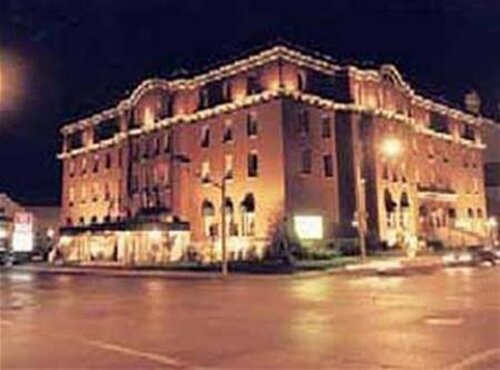 Гостиница Clarion Inn & Suites Belleville