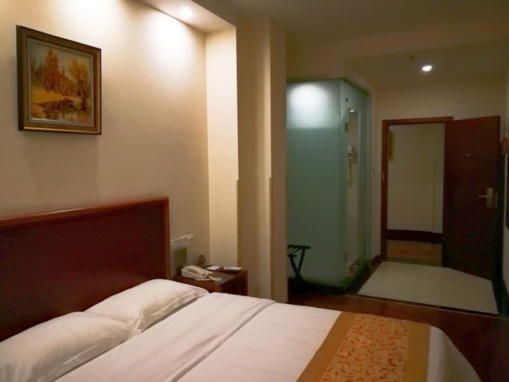 Фото GreenTree Inn JiangSu NanJing South Railway Station South Square Express Hotel