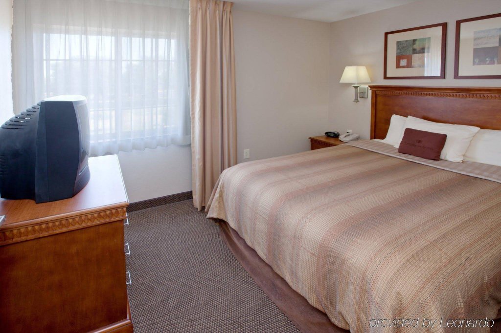 Фото Candlewood Suites Indianapolis Airport, an Ihg Hotel