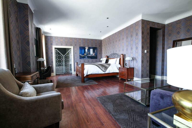 Фото The Fort Garry Hotel