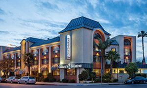 Фото Coast Edmonton Plaza