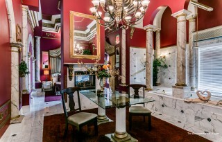 Фото The Anniversary Inn Logan