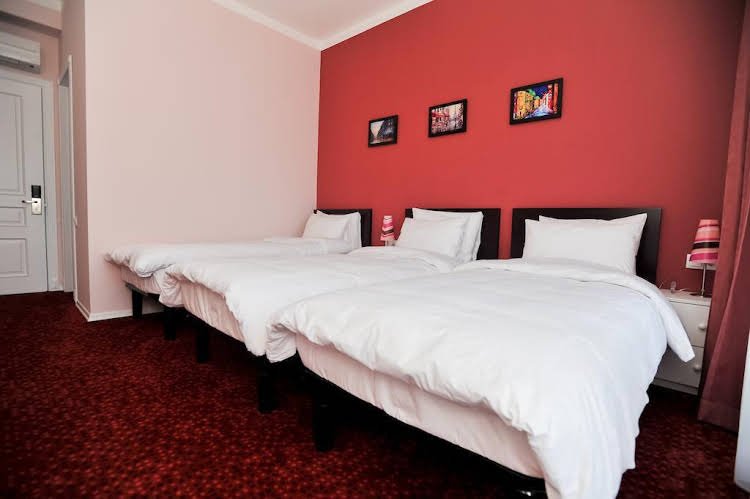 Фото отеля 2