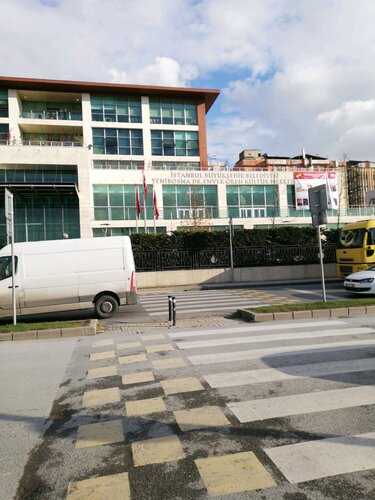 İstanbul Büyükşehir Belediyesi Kültür Merkezi, devlet kurumları ve