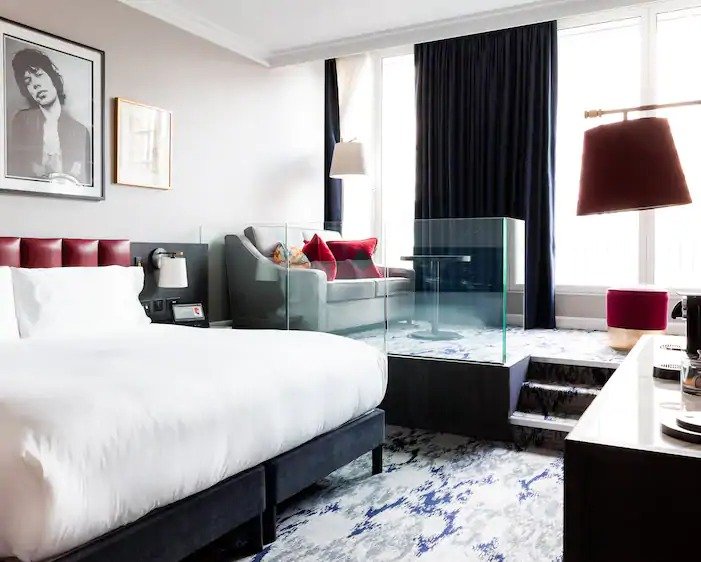 Фото The Trafalgar St. James London, Curio Collection by Hilton