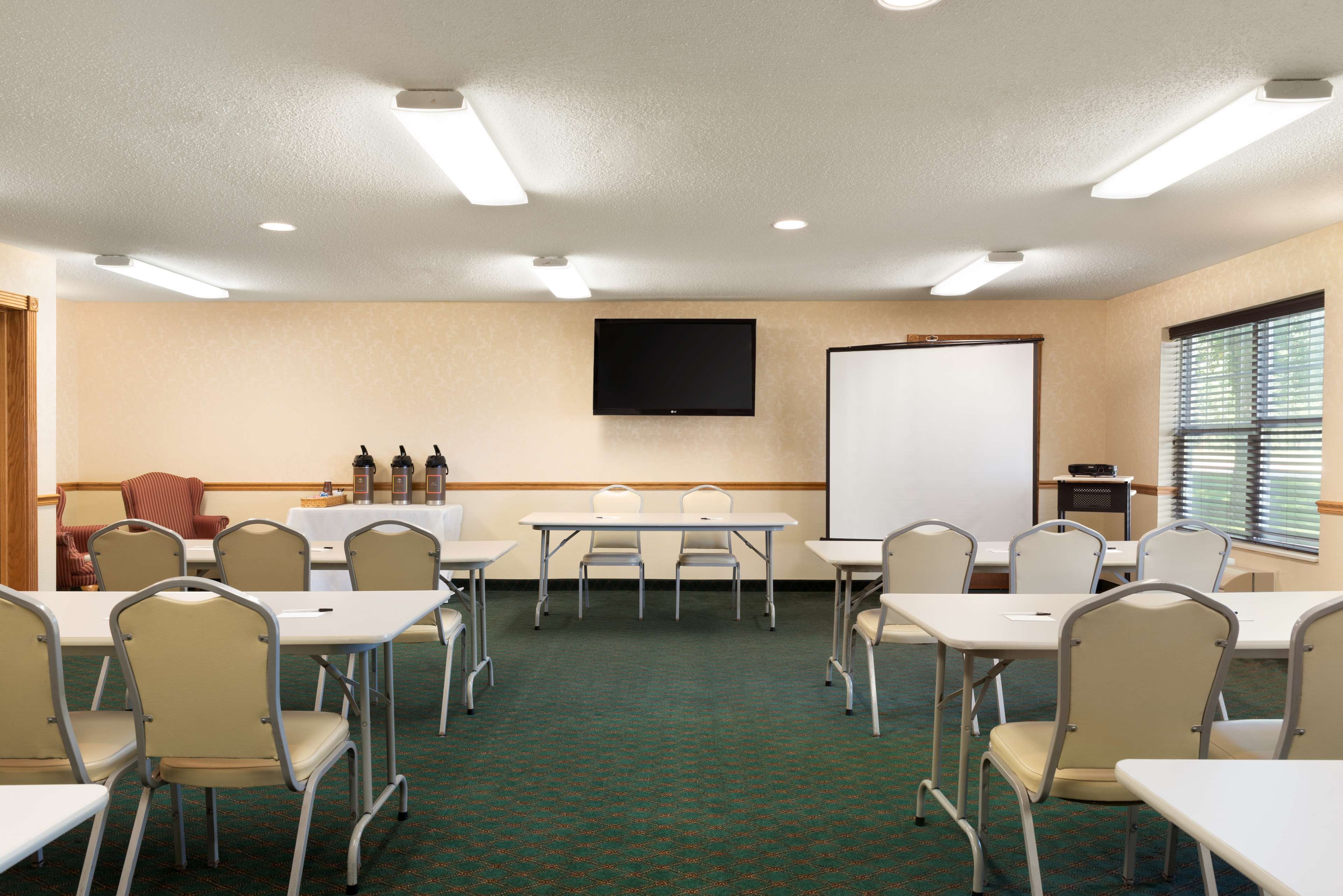 Фото Country Inn & Suites by Radisson, Mason City, Ia