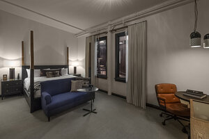 Гостиница Crossroads Hotel