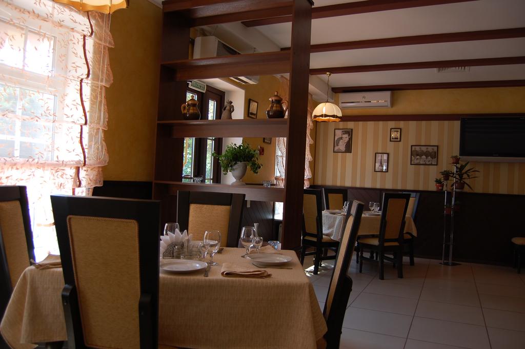 Фото 12 Стульев