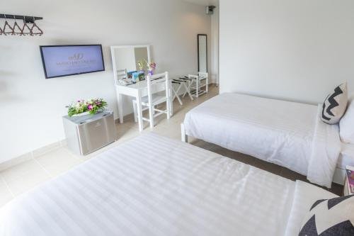 Фото Micky Monkey Beach Hotel Phuket Maikhao Thailand