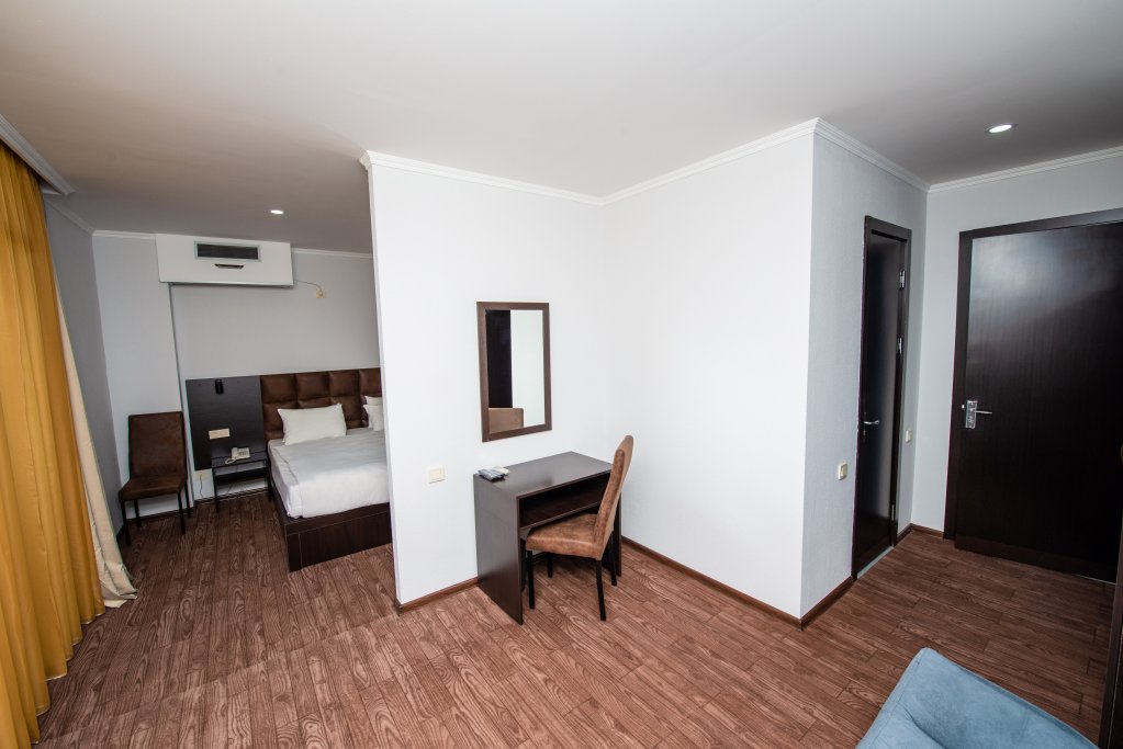 Фото Hotel Shine Palace