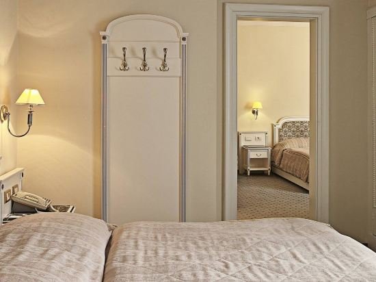 Фото Ambassador Zlatá husa