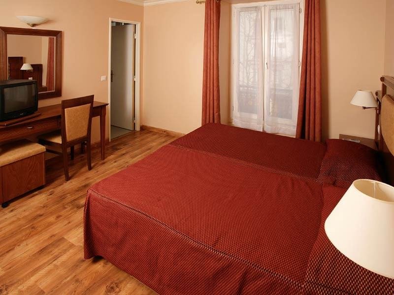 Фото 121 Paris Hotel