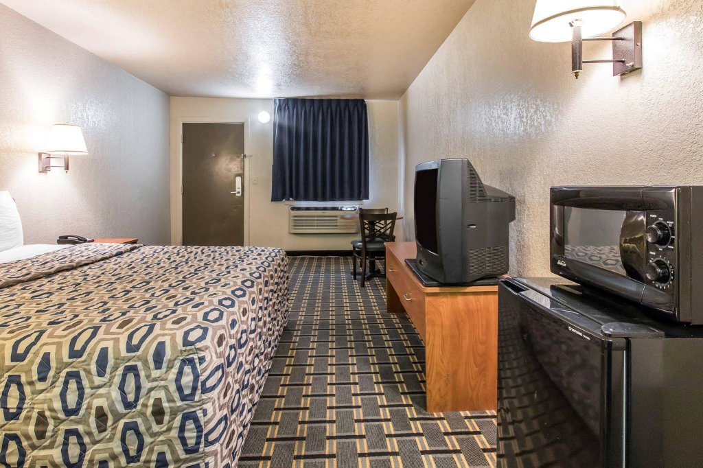 Фото SureStay Hotel by Best Western Oklahoma City West