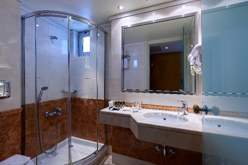 Фото Atrion Hotel