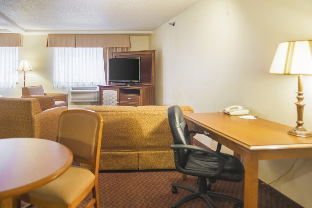 Фото Quality Inn near Monument Health Rapid City Hospital