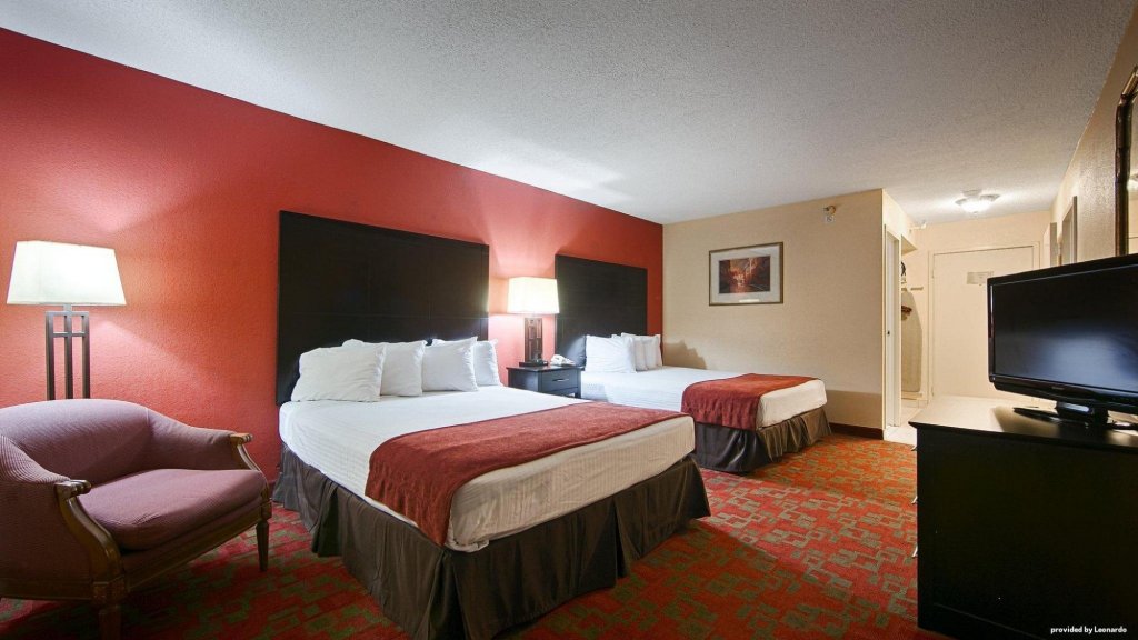 Фото Holiday Inn Express & Suites Shreveport - Downtown, an Ihg Hotel