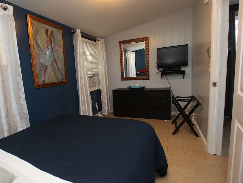 Фото Baywatch Hotel & Marina