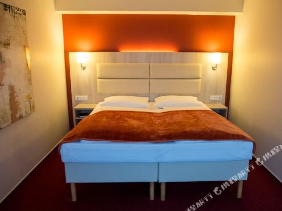 Фото Hotel Rödelheimer Hof - Am Wasserturm