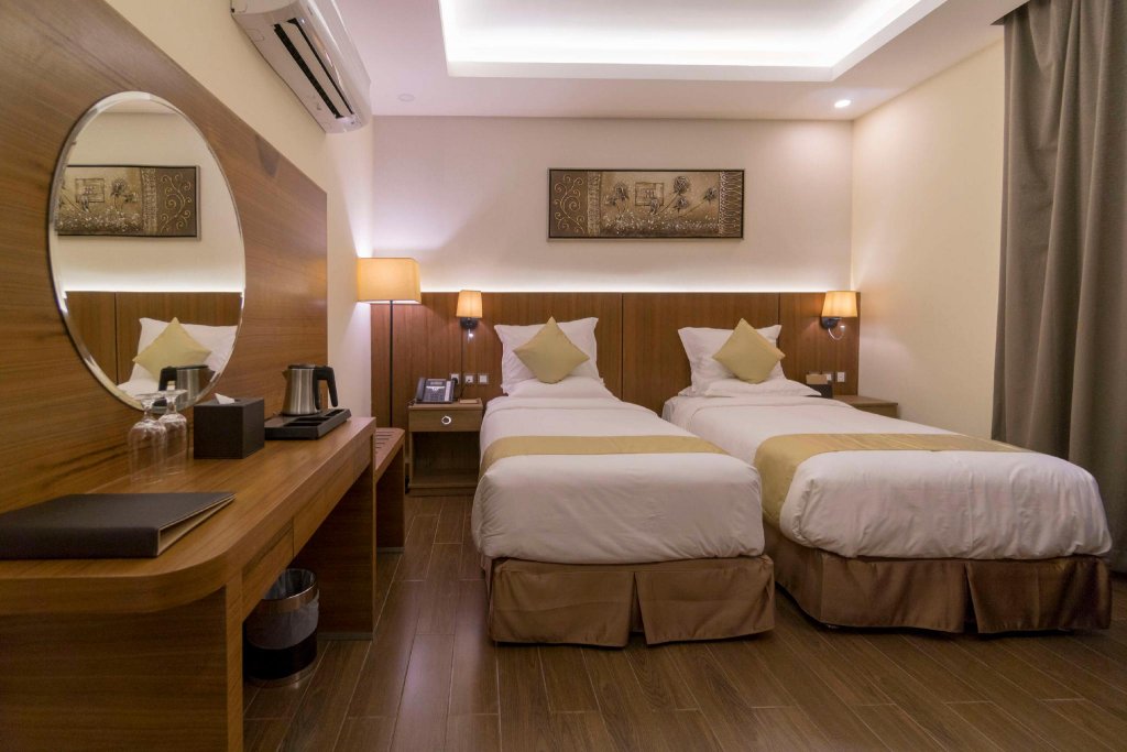 Фото Belad Bont Hotel