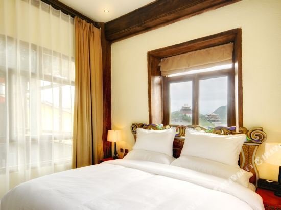 Фото Shangri La E Outfitting Boutique Hotel