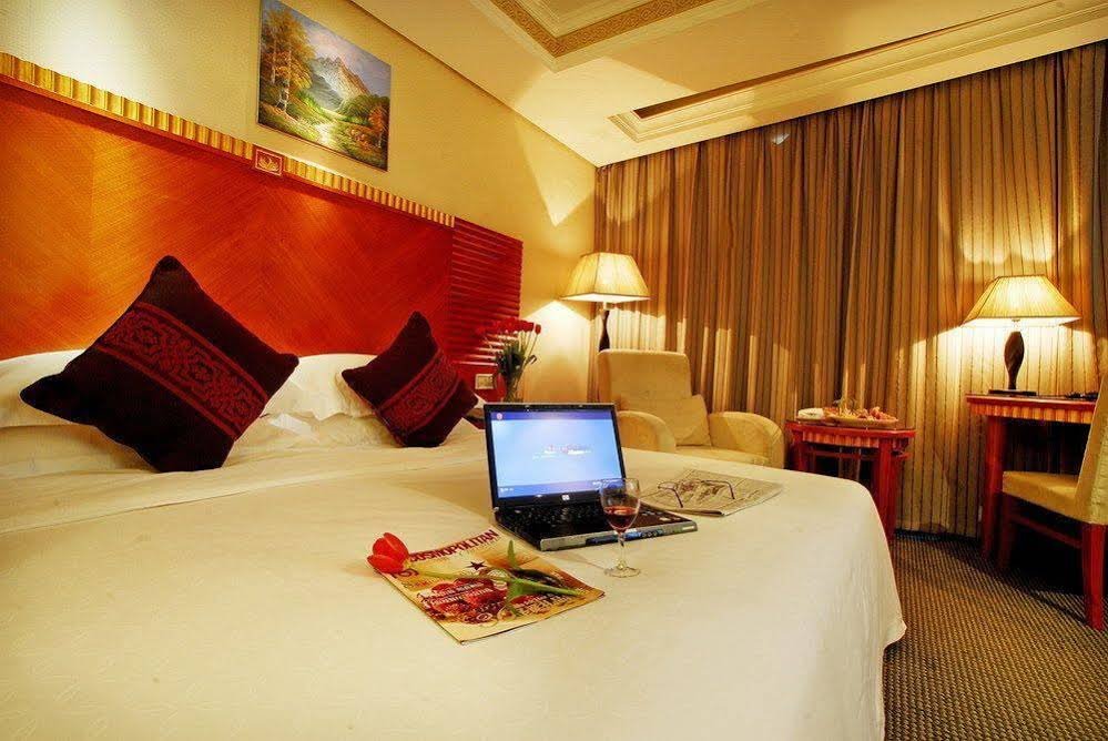 Фото Yimei Plaza Hotel