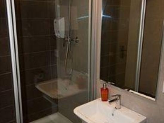 Фото Hostal Live Barcelona