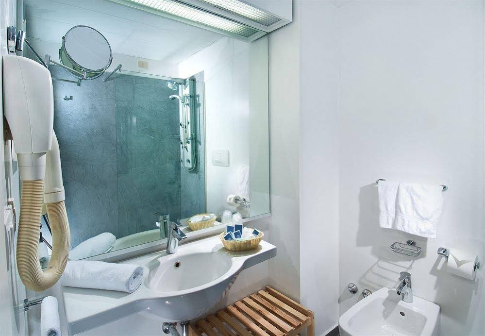 Фото Hotel Mediterraneo