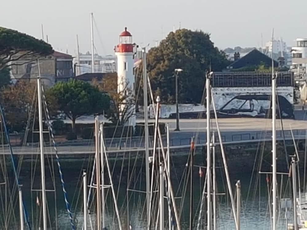 Фото Hotel La Marine