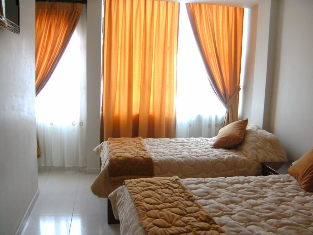 Фото отеля 2