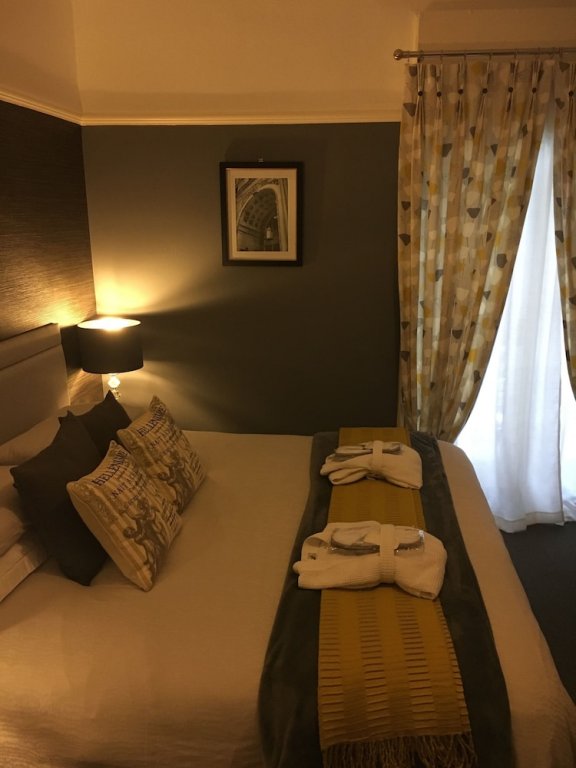 Фото Worth House