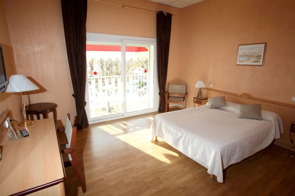 Фото Hôtel Le Beau Séjour