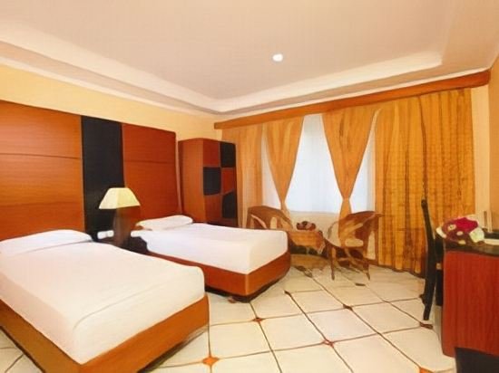 Фото Emarald Hotels