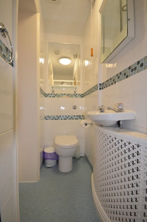 Фото Southview Guest House and indoor pool