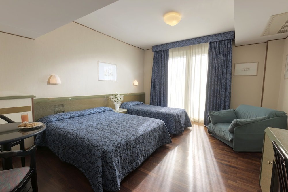 Фото Hotel Royal