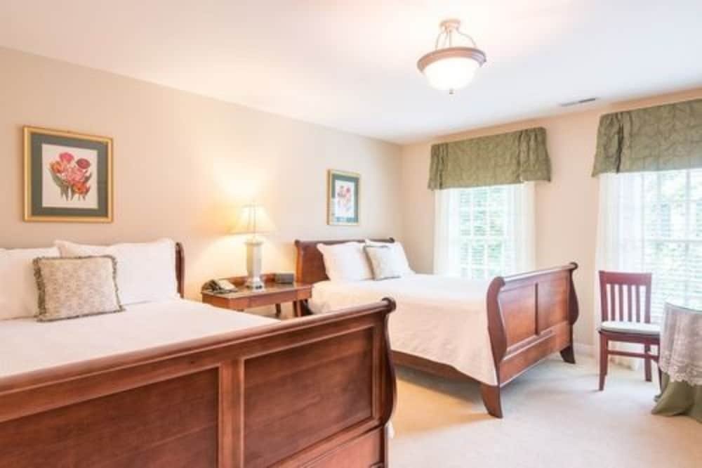 Фото Brick Street Inn