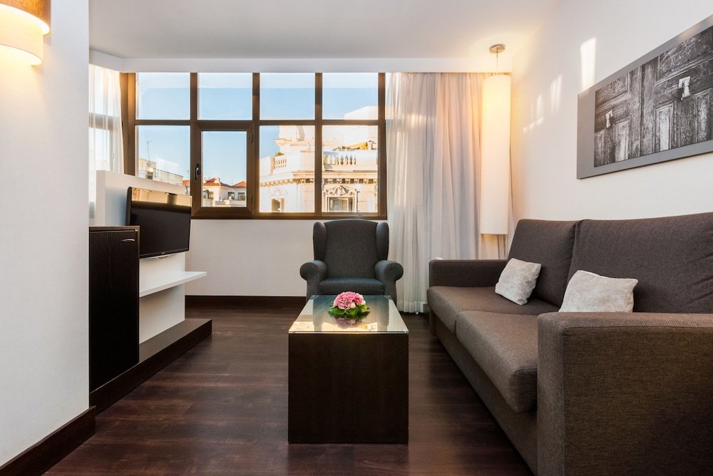 Фото Hotel Gran Versalles