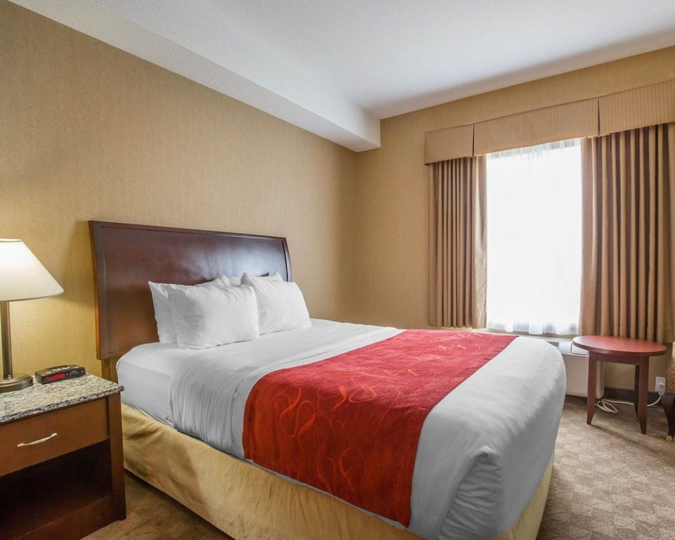 Фото Comfort Inn & Suites