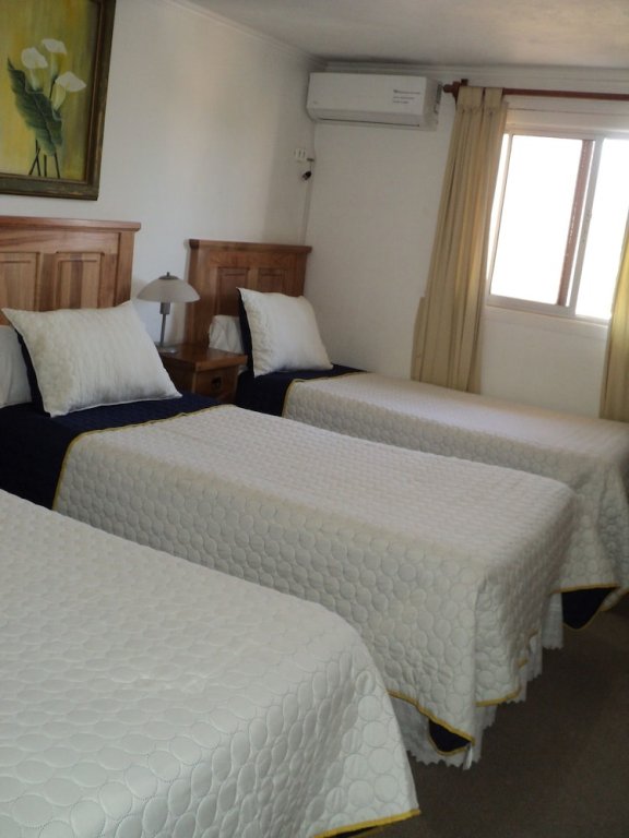 Фото Hostal Casa Familia