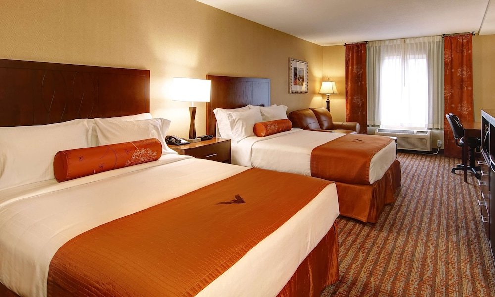 Фото Phoenix Inn Suites - Albany