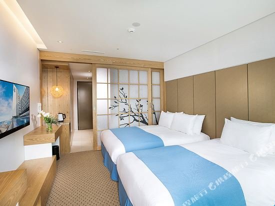 Фото Whistle Lark